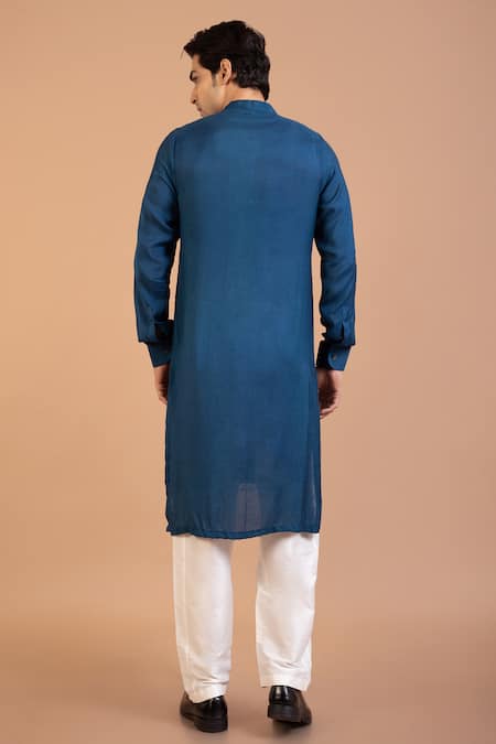 Priyanka Haralalka Solid Kurta With Pyjama 