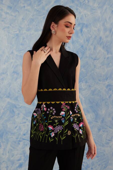 Fuga Black Linen Embroidery Floral Blazer With Pant Online at Aza Fashions Fuga_Black Linen Embroidery Floral Blazer With Pant_Online_at_Aza_Fashions