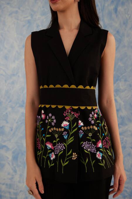 Buy Fuga Black Linen Embroidery Floral Blazer With Pant Online at Aza Fashions Buy_Fuga_Black Linen Embroidery Floral Blazer With Pant_Online_at_Aza_Fashions