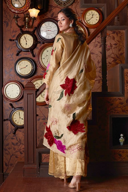 Shop Chambray & CO. Gold Handloom Cotton, Silk Maliha Overlap Kurta Set With Floral Dupatta at Aza Fashions Shop_Chambray & CO._Gold Handloom Cotton, Silk Maliha Overlap Kurta Set With Floral Dupatta _at_Aza_Fashions