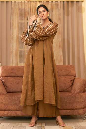 Chambray & Co._Gold Chanderi , Linen, Embroidery Nisa Thread Floral Kurta With Pant _Online_at_Aza_Fashions