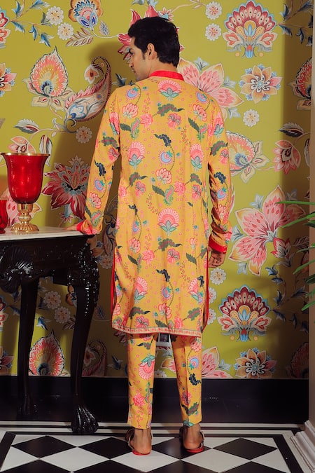 Shop Yajy By Aditya Jain Yellow Silk Botanical Print Kurta Set at Aza Fashions Shop_Yajy By Aditya Jain_Yellow Silk Botanical Print Kurta Set _at_Aza_Fashions