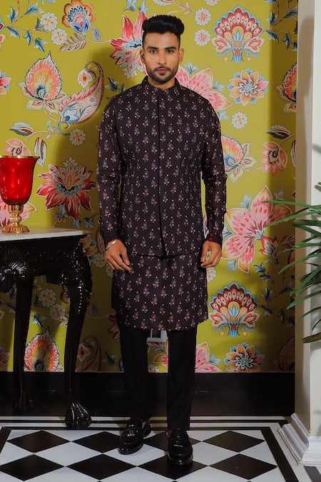 YAJY by Aditya Jain Quilted Bundi & Printed Kurta Set 