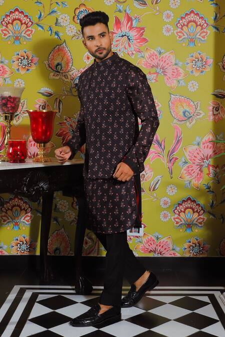 Shop Yajy By Aditya Jain Black Silk, Cotton Embroidery Quilted Bundi And Floral Print Kurta Set Online at Aza Fashions Shop_Yajy By Aditya Jain_Black Silk, Cotton Embroidery Quilted Bundi And Floral Print Kurta Set _Online_at_Aza_Fashions