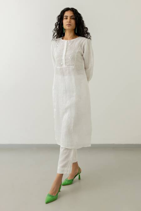 Shop Silai Studio White Linen Embroidery Round Neck Floral Yoke Kurta With Pant Online at Aza Fashions Shop_Silai Studio_White Linen Embroidery Round Neck Floral Yoke Kurta With Pant _Online_at_Aza_Fashions