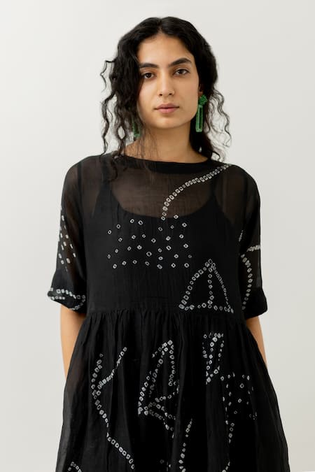 Silai Studio_Black Chanderi Embroidery Boat Neck Bandhej Midi Dress With Inner _at_Aza_Fashions