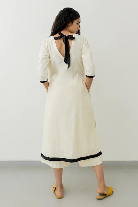 Shop_Silai Studio_Off White Poplin Piping V Neck Detail Kurta Palazzo Pant Set  _at_Aza_Fashions