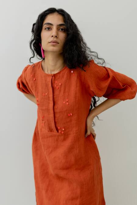 Silai Studio_Orange Linen Sequins Boat Neck Yoke Embroidered Kurta With Pant _at_Aza_Fashions