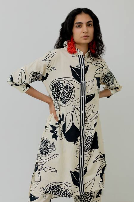 Buy Silai Studio Black Cotton Collared Printed Straight Tunic And Pant Set Online at Aza Fashions Buy_Silai Studio_Black Cotton Collared Printed Straight Tunic And Pant Set _Online_at_Aza_Fashions