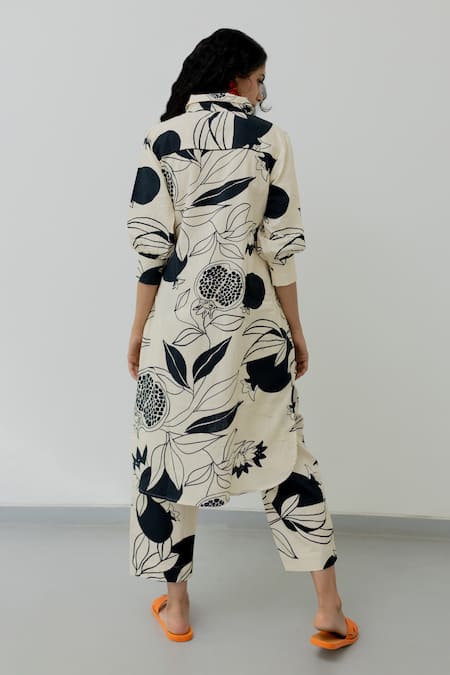 Shop Silai Studio Black Cotton Collared Printed Button Down Tunic at Aza Fashions Shop_Silai Studio_Black Cotton Collared Printed Button Down Tunic _at_Aza_Fashions