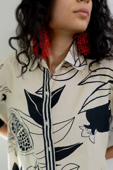 Silai Studio Black Cotton Collared Printed Button Down Tunic at Aza Fashions Silai Studio_Black Cotton Collared Printed Button Down Tunic _at_Aza_Fashions