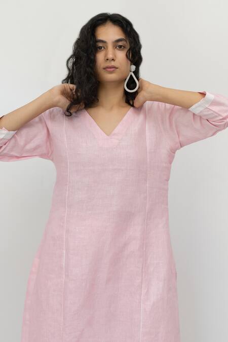 Shop Silai Studio Pink Linen V-neck Straight Kurta Online at Aza Fashions Shop_Silai Studio_Pink Linen V-neck Straight Kurta _Online_at_Aza_Fashions