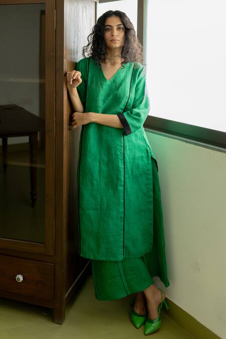 Buy_Silai Studio_Green Linen V-neck Solid Straight Kurta _Online_at_Aza_Fashions