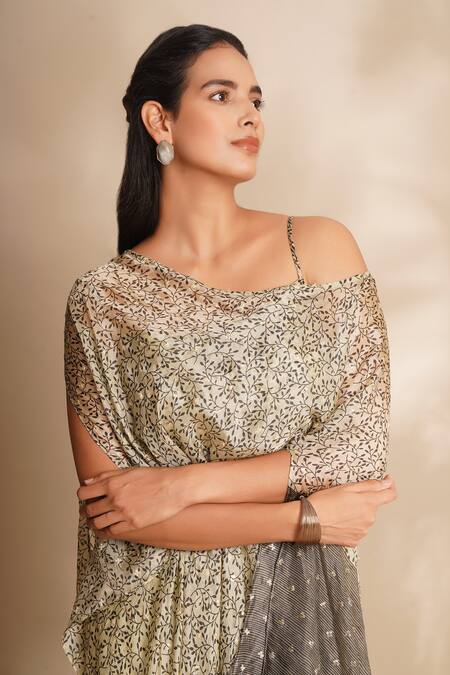 Chaashni By Maansi And Ketan_Green Silk, Georgette Sequins One Shoulder Printed Tunic And Pant Set _Online_at_Aza_Fashions