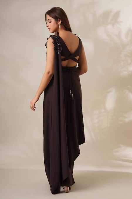 Chaashni By Maansi And Ketan Pre-Draped Saree With Floral Embroidered Blouse 