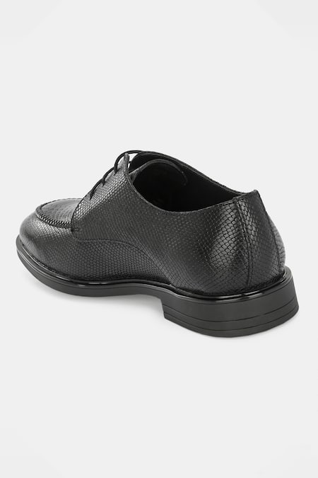 Lafattio_Black Textured Leather Lace-up Shoes _at_Aza_Fashions