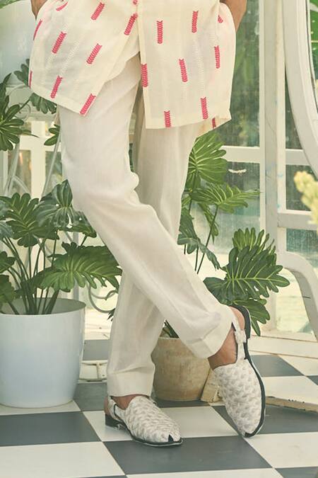Nafs_Off White Cotton Embroidery Arrow Thread Kurta Set _Online_at_Aza_Fashions