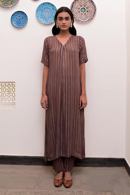 Taro Brown Cotton, Lurex Zari V-neck Gulkand Textured Pattern Tunic And Pant Set Online at Aza Fashions Taro_Brown Cotton, Lurex Zari V-neck Gulkand Textured Pattern Tunic And Pant Set _Online_at_Aza_Fashions