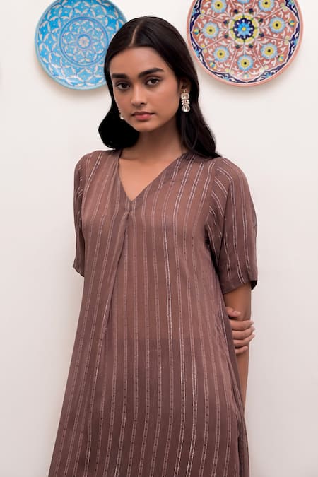 Buy Taro Brown Cotton, Lurex Zari V-neck Gulkand Textured Pattern Tunic And Pant Set Online at Aza Fashions Buy_Taro_Brown Cotton, Lurex Zari V-neck Gulkand Textured Pattern Tunic And Pant Set _Online_at_Aza_Fashions