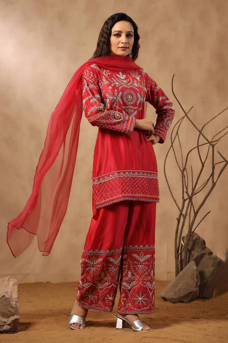 Buy_Palak Khandelwal_Red Chanderi, Organza Cut Work, Sequins, Pearls, Embroidery Floral Kurta Set _Online_at_Aza_Fashions