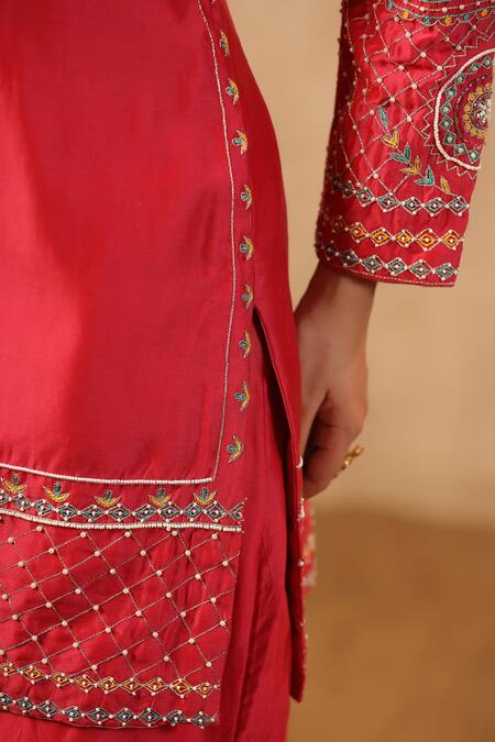 Shop_Palak Khandelwal_Red Chanderi, Organza Cut Work, Sequins, Pearls, Embroidery Floral Kurta Set 