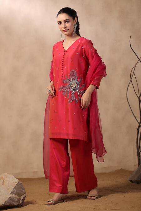 Palak Khandelwal_Red Chanderi, Organza Cut Work, Sequins, Pearls Embroidered Kurta Pant Set _Online_at_Aza_Fashions