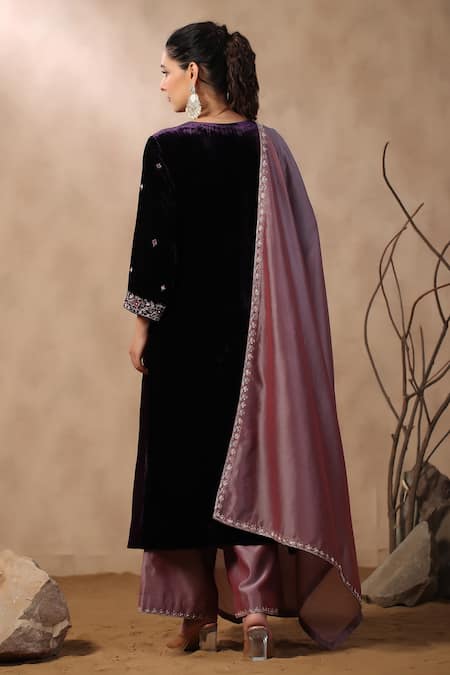 Palak Khandelwal Velvet Embroidered Kurta Set 