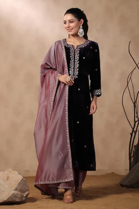 Palak Khandelwal_Purple Velvet, Chanderi Cut Work, Embroidery, Sequins Split V-neck Kurta Set _Online_at_Aza_Fashions