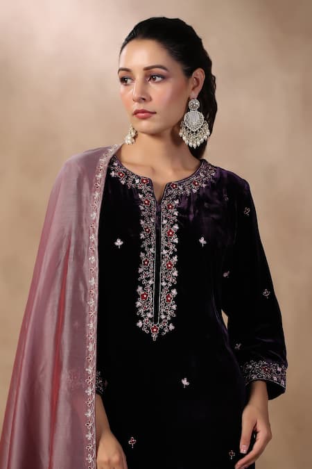 Buy_Palak Khandelwal_Purple Velvet, Chanderi Cut Work, Embroidery, Sequins Split V-neck Kurta Set 