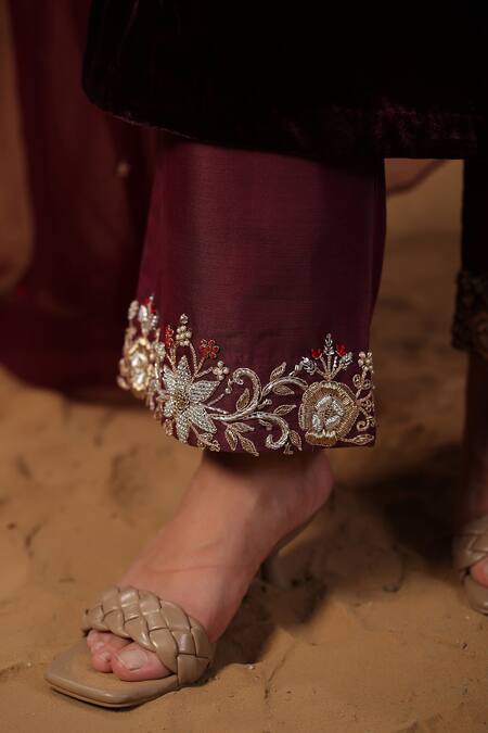 Buy_Palak Khandelwal_Wine Velvet, Chanderi, Organza Sequins, Pearls, Cut Rose Embroidered Kurta Set 