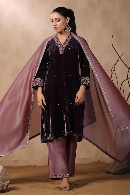 Buy_Palak Khandelwal_Purple Velvet, Chanderi, Organza Sequins, Pearls, Cut Work, Floral Kurta Set _Online_at_Aza_Fashions