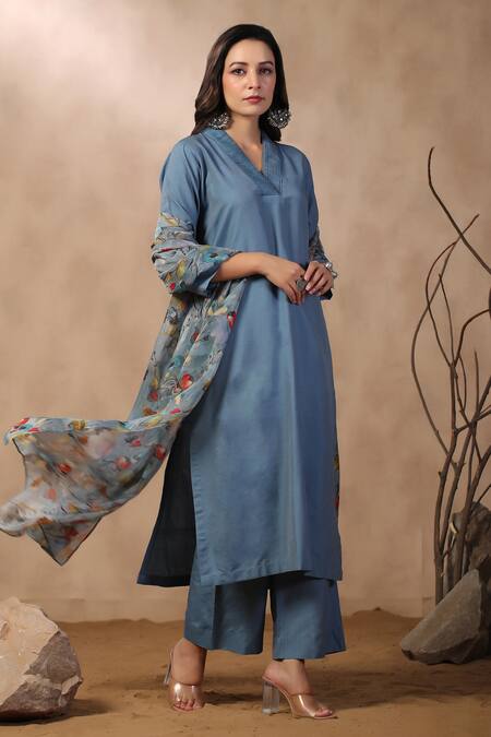 Buy_Palak Khandelwal_Blue Cotton, Silk Embroidery V-neck Kurta Set With Floral Print Dupatta_Online_at_Aza_Fashions