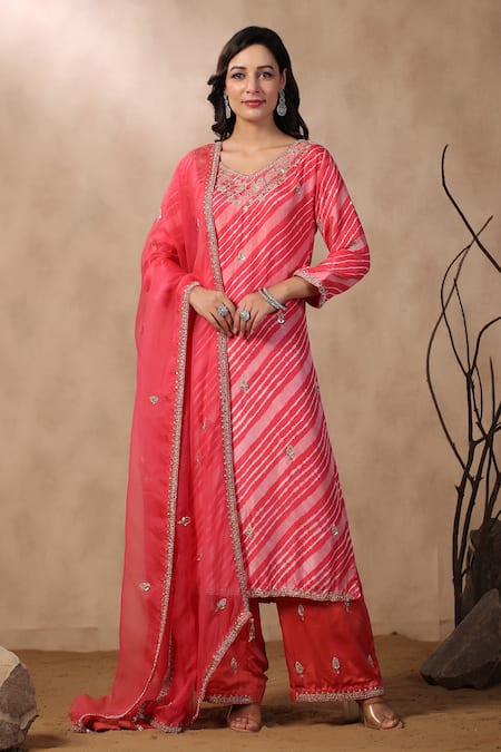 Palak Khandelwal Silk Leheriya Pattern Kurta Set 