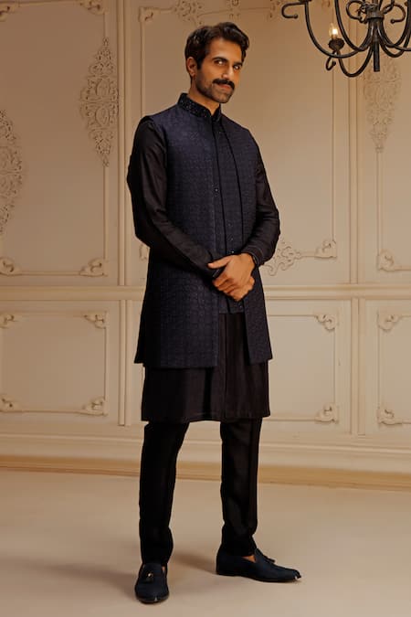 Vanshik Floral Motif Embroidered Bundi Set 