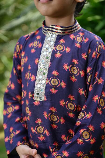 Shop_The Plum Bum_Blue Muslin Embroidery Mirror Kurta And Pant Set _Online_at_Aza_Fashions