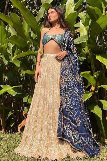 Etasha by Asha Jain Metallic Tissue Textured Lehenga Set 