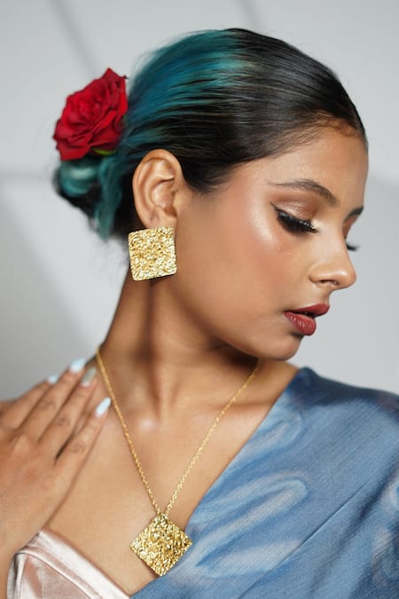 Totapari Gold Plated Intrigue Textured Pendant Necklace Set 