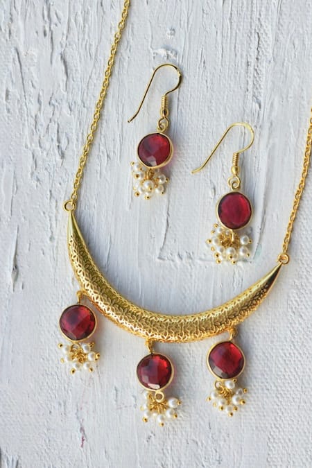Shop Totapari Gold Plated Pearls, Stones Petite Hydro Ruby Drop Necklace Set at Aza Fashions Shop_Totapari_Gold Plated Pearls, Stones Petite Hydro Ruby Drop Necklace Set _at_Aza_Fashions