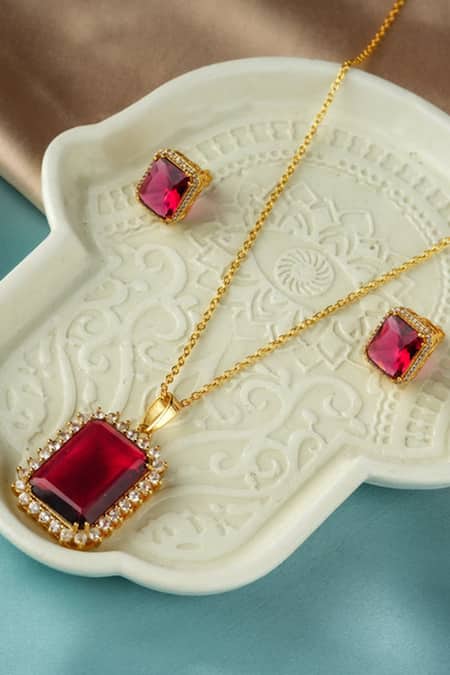 Shop Totapari Gold Plated Stones Radiance Studded Pendant Necklace Set at Aza Fashions Shop_Totapari_Gold Plated Stones Radiance Studded Pendant Necklace Set _at_Aza_Fashions