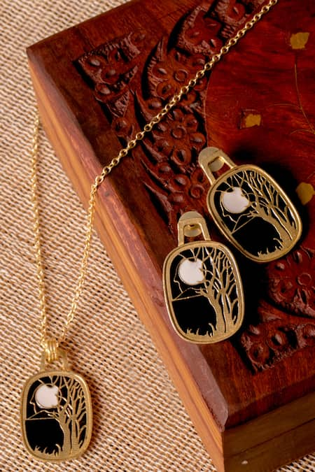 Totapari Gold Plated Moonlit Landscape Pendant Necklace Set 