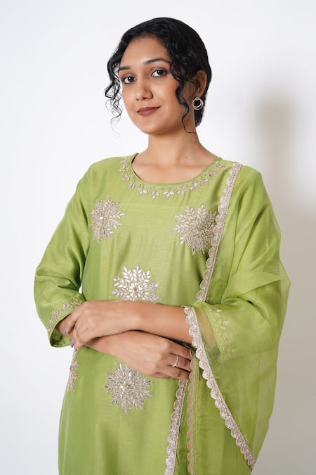Buy_Kameez_Green Chanderi, Cotton, Organza Gota Patti Round Floral Work Kurta Pant Set _Online_at_Aza_Fashions