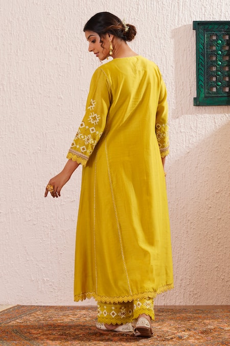 Shop OMI Green Chanderi, Organza Lace Round Neck Floral Motif Print Anarkali Pant Set at Aza Fashions Shop_OMI_Green Chanderi, Organza Lace Round Neck Floral Motif Print Anarkali Pant Set _at_Aza_Fashions