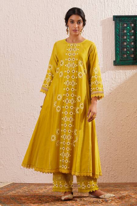 OMI Green Chanderi, Organza Lace Round Neck Floral Motif Print Anarkali Pant Set Online at Aza Fashions OMI_Green Chanderi, Organza Lace Round Neck Floral Motif Print Anarkali Pant Set _Online_at_Aza_Fashions