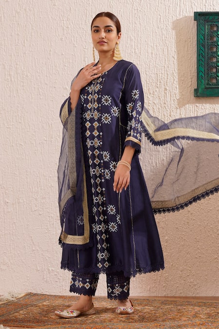 Buy_OMI_Blue Chanderi, Organza Lace Round Neck Flora Motif Print Anarkali Pant Set _Online_at_Aza_Fashions