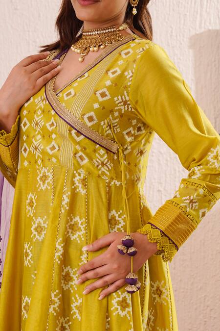 OMI_Green Chanderi Lace V-neck Block Print Angarkha Kurta Pant Set _at_Aza_Fashions