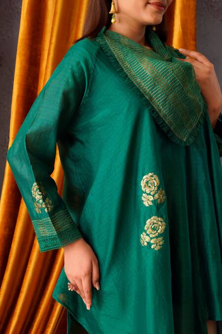 Buy_OMI_Green Chanderi Embroidery, Sequins Cowl Neck Floral Patch Tunic _Online_at_Aza_Fashions