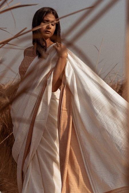 AHMEV_Ivory Handloom Cotton Lace Contrast Border Saree _Online_at_Aza_Fashions