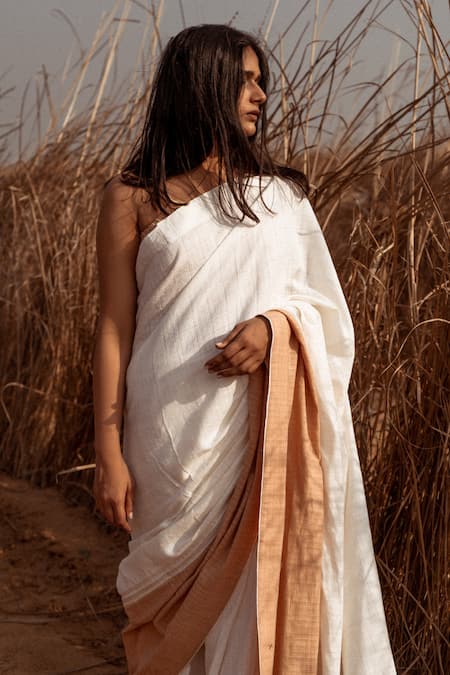 AHMEV_Ivory Handloom Cotton Lace Contrast Border Saree _at_Aza_Fashions