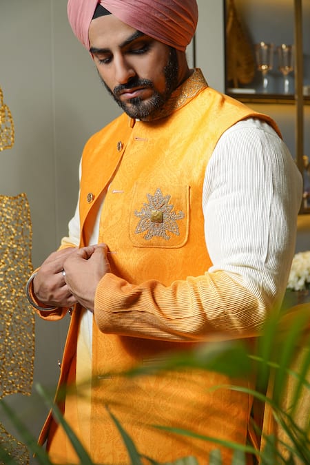 Soniya G_Yellow Cotton Embroidery Mustard Damask Bundi Kurta Set _Online_at_Aza_Fashions