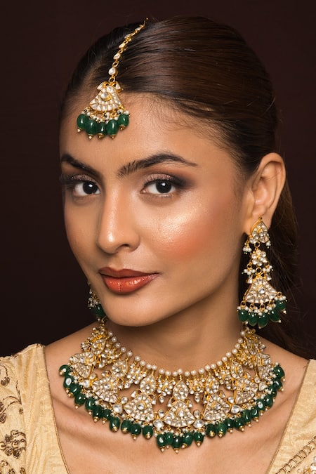 Queens Jewels Green Stones, Diamonds Geometric Kundan Embellished Jewellery Set 